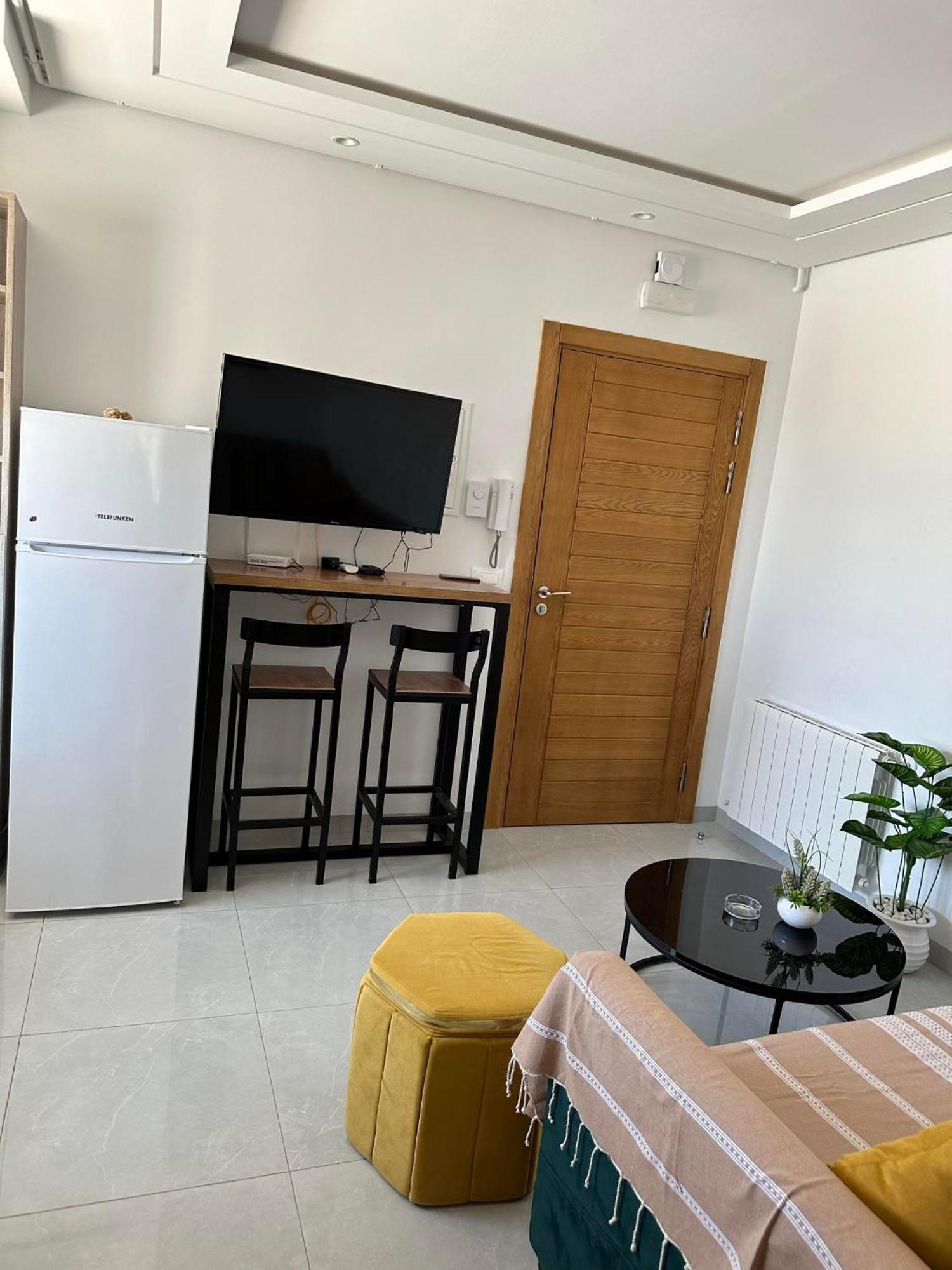 Nouveau Apartment *